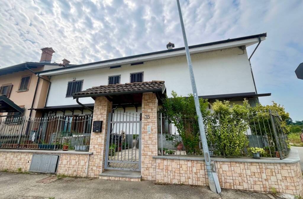 Ampia casa indipendente con giardino